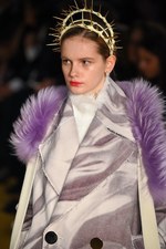 アンダーカバー 2016-17年秋冬ウィメンズコレクション - 失った恋を嘆き、哀愁を漂わせて｜写真65