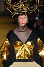 アンダーカバー 2016-17年秋冬ウィメンズコレクション - 失った恋を嘆き、哀愁を漂わせて｜写真71