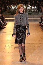 イザベル マラン 2016年秋冬コレクション - “英国パンク”挑発的な態度にいり混じるフェミニティ｜写真15