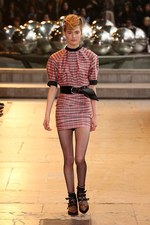 イザベル マラン 2016年秋冬コレクション - “英国パンク”挑発的な態度にいり混じるフェミニティ｜写真21