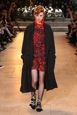 イザベル マラン 2016年秋冬コレクション - “英国パンク”挑発的な態度にいり混じるフェミニティ｜写真32