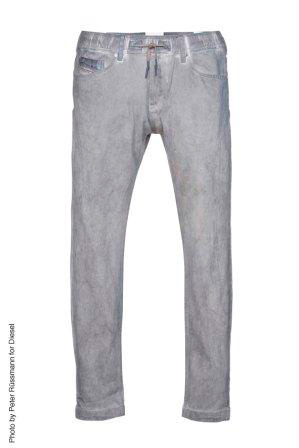 最安価格 ディーゼル DIESEL joggjeans ボタニカル柄 スウェットデニム デニム/ジーンズ ディーゼルからデニム界に新たな革命が起こる!「JOGG JEANS」が登場