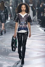 ルイ・ヴィトン 2016年秋冬ウィメンズコレクション - 現代女性へ向けたハイブリッドスポーツウェア｜写真43