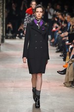 ポール & ジョー 2016-17年秋冬ウィメンズコレクション - ネコが駆け巡る、可憐な少女ルック｜写真3