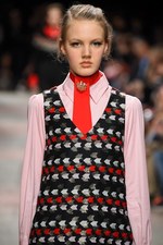 ポール & ジョー 2016-17年秋冬ウィメンズコレクション - ネコが駆け巡る、可憐な少女ルック｜写真9