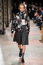 ポール & ジョー 2016-17年秋冬ウィメンズコレクション - ネコが駆け巡る、可憐な少女ルック｜写真20