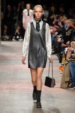 ポール & ジョー 2016-17年秋冬ウィメンズコレクション - ネコが駆け巡る、可憐な少女ルック｜写真49