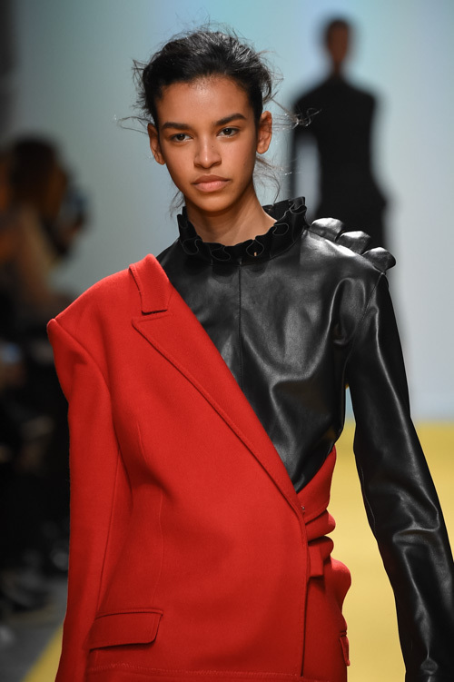 オフ-ホワイト  2016-17年秋冬 <span>コレクション</span> - 写真13