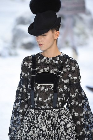 モンクレール ガム・ルージュ(MONCLER GAMME ROUGE) 2016-17年秋冬 ウィメンズコレクション  - 写真16