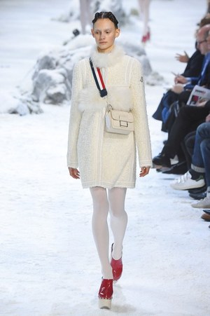 モンクレール ガム・ルージュ(MONCLER GAMME ROUGE) 2016-17年秋冬 ウィメンズコレクション  - 写真29