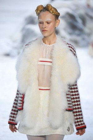 モンクレール ガム・ルージュ(MONCLER GAMME ROUGE) 2016-17年秋冬 ウィメンズコレクション  - 写真32