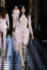 バルマン 2016年秋冬ウィメンズコレクション - 女性の美しさを讃えて、コルセットで魅せる｜写真10