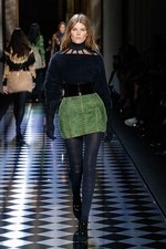 バルマン 2016年秋冬ウィメンズコレクション - 女性の美しさを讃えて、コルセットで魅せる｜写真46