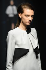 ハナエモリ マニュスクリ 2016-17年秋冬コレクション - 無機物と有機物の融合｜写真27