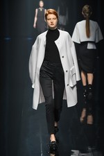 ハナエモリ マニュスクリ 2016-17年秋冬コレクション - 無機物と有機物の融合｜写真31