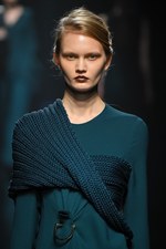 ハナエモリ マニュスクリ 2016-17年秋冬コレクション - 無機物と有機物の融合｜写真53