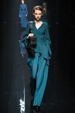 ハナエモリ マニュスクリ 2016-17年秋冬コレクション - 無機物と有機物の融合｜写真54