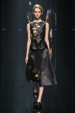 ハナエモリ マニュスクリ 2016-17年秋冬コレクション - 無機物と有機物の融合｜写真62