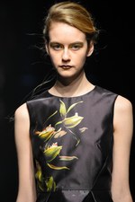 ハナエモリ マニュスクリ 2016-17年秋冬コレクション - 無機物と有機物の融合｜写真63