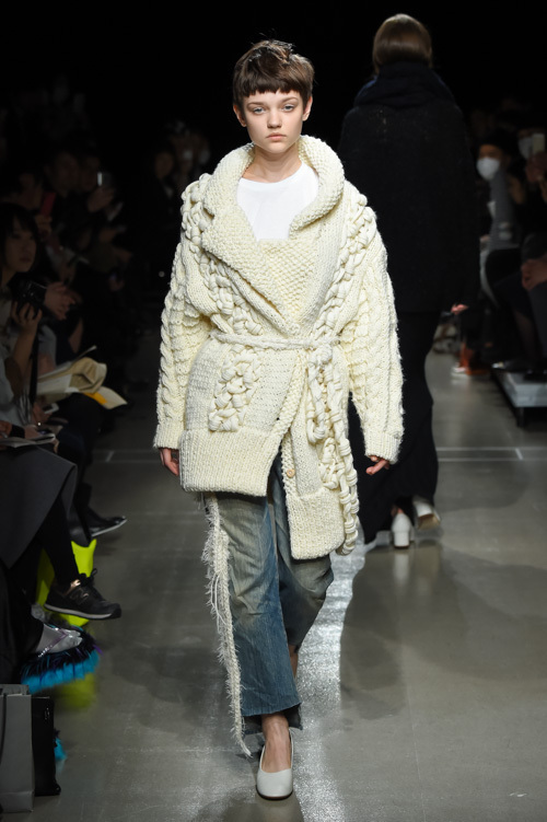 モトヒロ タンジ 2016-17年秋冬 <span>コレクション</span> - 写真18