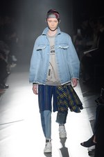 プラスチックトーキョー 2016-17年秋冬コレクション -  秩序と無秩序、渋谷のスクランブル交差点｜写真1