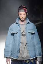 プラスチックトーキョー 2016-17年秋冬コレクション -  秩序と無秩序、渋谷のスクランブル交差点｜写真2