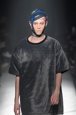 プラスチックトーキョー 2016-17年秋冬コレクション -  秩序と無秩序、渋谷のスクランブル交差点｜写真9