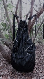 アリスアウアア 2016年秋冬コレクション - 徹底的に社会を遮断、ミノムシの“踊り“にも似た鼓動｜写真24