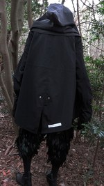 アリスアウアア 2016年秋冬コレクション - 徹底的に社会を遮断、ミノムシの“踊り“にも似た鼓動｜写真34