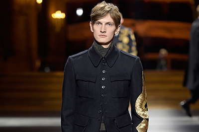 ドリス ヴァン ノッテン 2016年秋冬メンズコレクション - かつての栄誉は、今を彩る金の装飾に