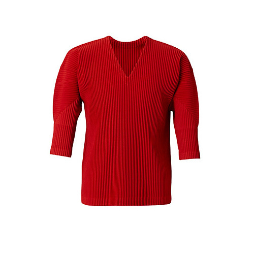 イッセイ ミヤケ 丸の内 1周年 - “赤”のドレス・クラッチバッグ・プリーツTシャツを限定販売｜写真3