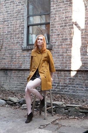 都会の中に生まれたノスタルジックな世界-イー．ワイ．ワダ（e.y.wada）の、2011-12年秋冬コレクション｜写真7