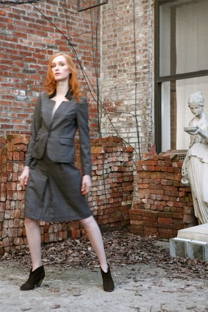 都会の中に生まれたノスタルジックな世界-イー．ワイ．ワダ（e.y.wada）の、2011-12年秋冬コレクション｜写真16