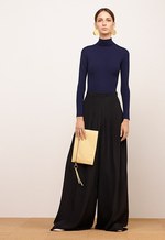 エリザベス アンド ジェームスの期間限定ストア、西武渋谷店にオープン - バッグを豊富にラインナップ｜写真2