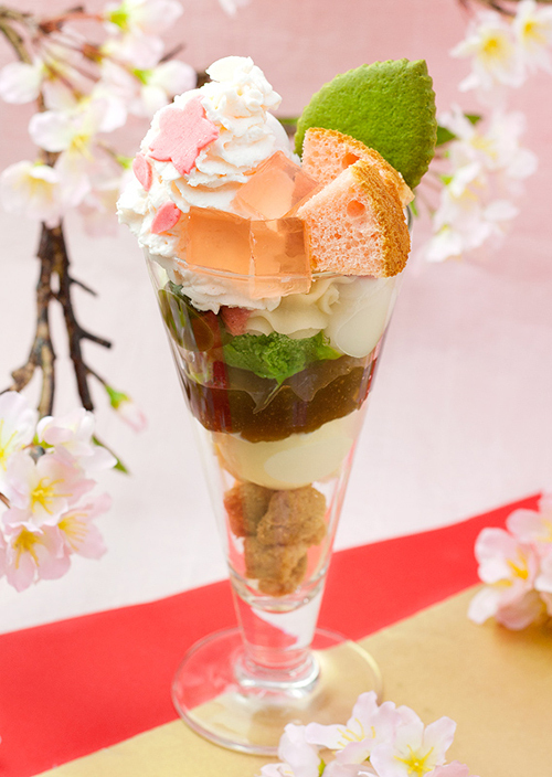 茶寮都路里の4月限定メニュー「花の粧い」と「春がすみ」 - 桜アイスや苺、黒糖わらびのパフェ | 写真