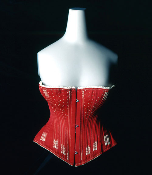 神戸ファッション美術館の収蔵品カタログ『DRESS COLLECTION』- 18世紀から現代を網羅｜写真9