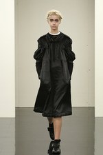 トリコ・コム デ ギャルソン 2016年秋冬コレクション - ベールに包まれた優しいフォークロア｜写真1