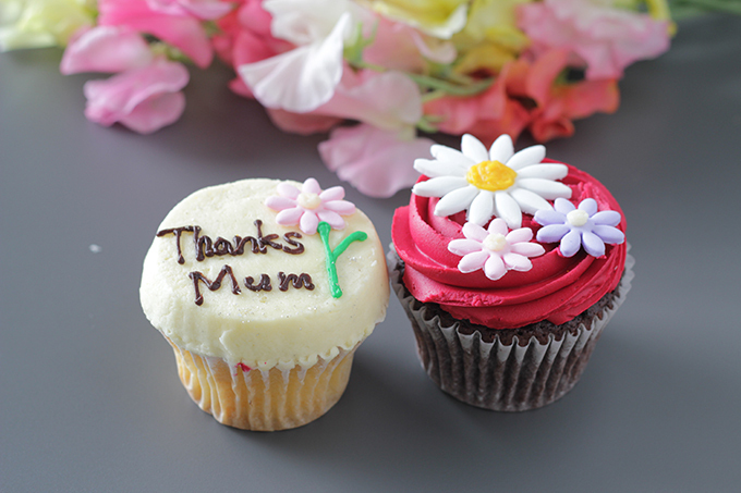 ロンドン発「ローラズ・カップケーキ」- 母の日に向けた、花束のようなカップケーキ | 写真