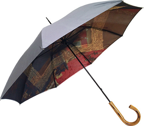 ヴィヴィアン・ウエストウッドの内側にプリントを施したユニークな雨傘 - ハンウェイとコラボ｜写真7