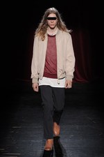 ボリュームと透明性をテーマに再解釈 メゾン マルタン マルジェラ(Maison Martin Margiela)、2012年春夏メンズコレクション｜写真12