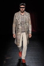 ボリュームと透明性をテーマに再解釈 メゾン マルタン マルジェラ(Maison Martin Margiela)、2012年春夏メンズコレクション｜写真14