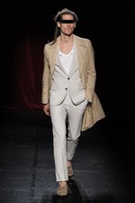 ボリュームと透明性をテーマに再解釈 メゾン マルタン マルジェラ(Maison Martin Margiela)、2012年春夏メンズコレクション｜写真17