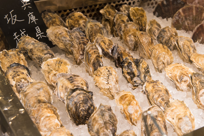 シーフードレストラン「ウォーターグリルキッチン」が関東初出店 - 海洋深層水で浄化した生牡蠣 | 写真