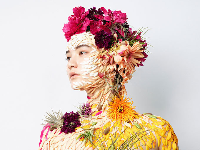 資生堂、花をテーマにした創作ヘア＆メーキャップ写真展 - ビジュアルに松岡モナを起用 | 写真