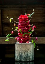 ニコライ・バーグマンの展覧会「新花」福岡・太宰府天満宮で - “北欧×日本”のフラワーデザイン｜写真1