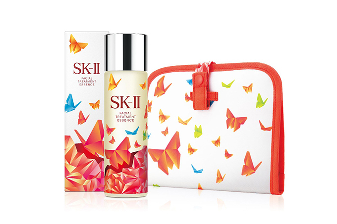 SK-IIから春限定コフレ登場、化粧水が春空を舞う蝶のデザインに | 写真