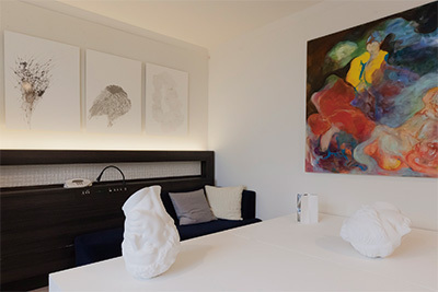 抽象絵画｜現代美術のアートフェア「ART OSAKA 2016」- ホテル客室67部屋がアートで溢れる