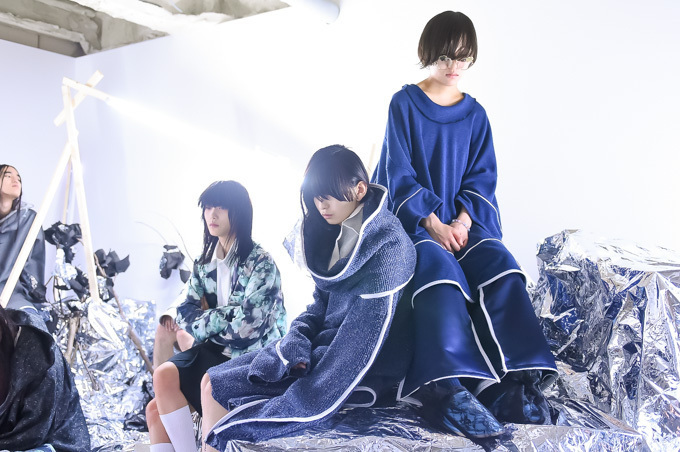 バルムング 2016年秋冬コレクション - 古き良き日本の学徒、花や