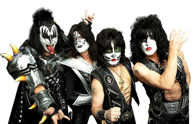 KISSの展覧会「KISS EXPO TOKYO 2016」ラフォーレ原宿で、鉄腕アトムとのコラボも | 写真