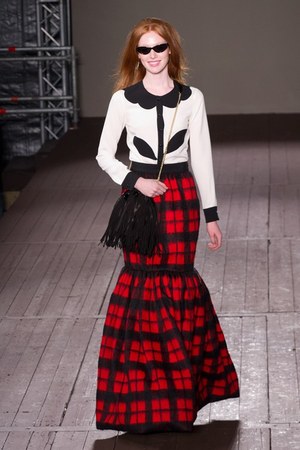 キュートにファッションを楽しむ世界のガールズに捧げる モスキーノ チープ＆シック 2011-12年秋冬コレクション｜写真1